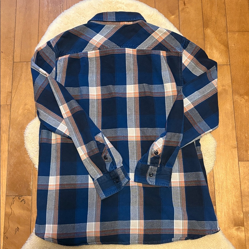 Merrell Navy Blue and Tan Plaid flannel Long-Sleeve Button-Down Shirt - Picture 9 of 9